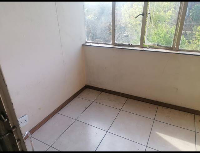 2.5 BEDROOM APARTMENT FOR SALE IN SUNNYSIDE